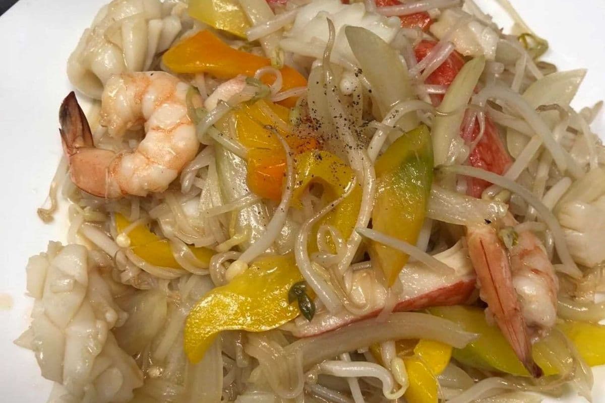 59. Stir-Fried Rice Noodles with Onions and Mixed Bell Pepper