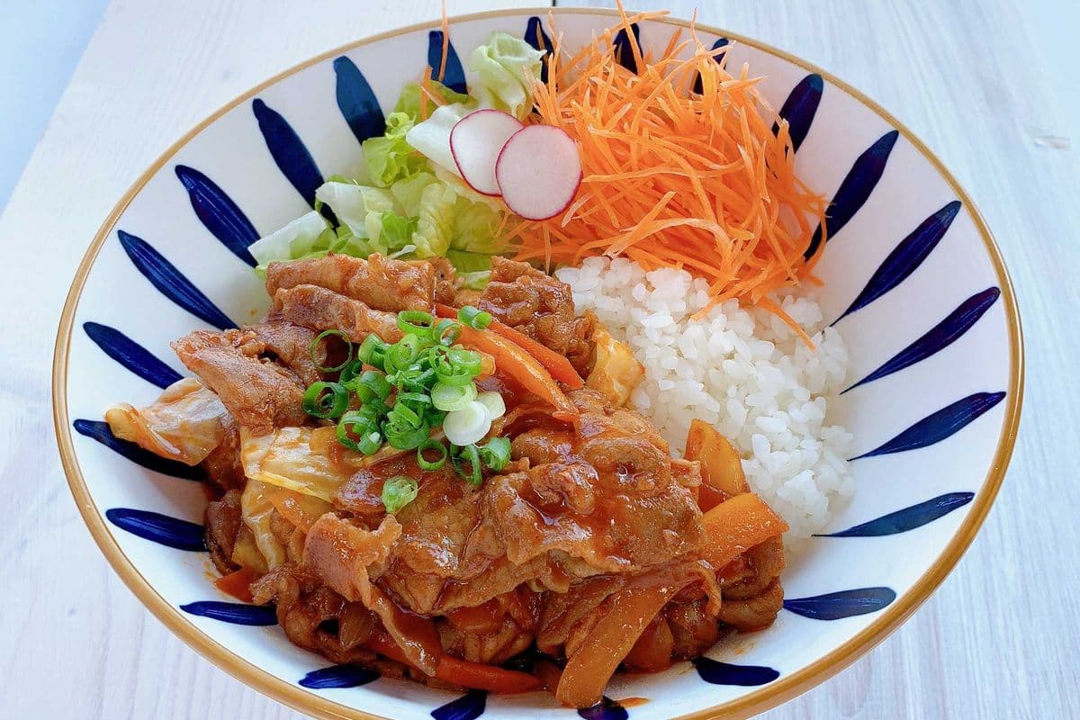 R6. Spicy Pork Rice Bowl