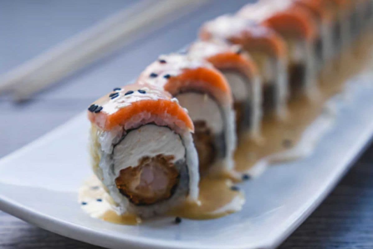 Salmon Passion Roll (8 pcs)