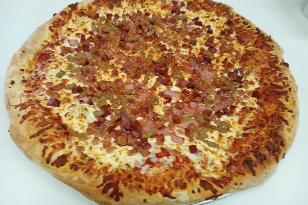 1xPizza 16" mordus de la viande / Pizza 16 " Meat Lovers