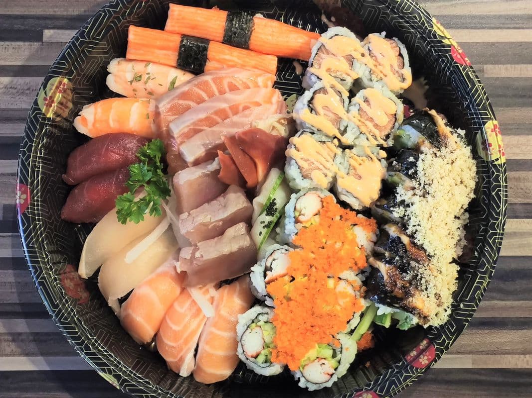 Assorted Sashimi Sushi Roll (40 pcs) (A705)