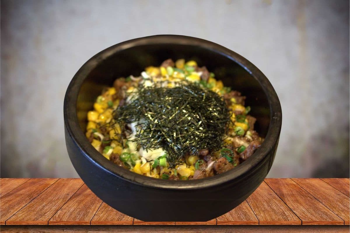 Hot Stone bowl Beef with Sweet Corn and Cheese 芝士栗米牛肉石鍋飯