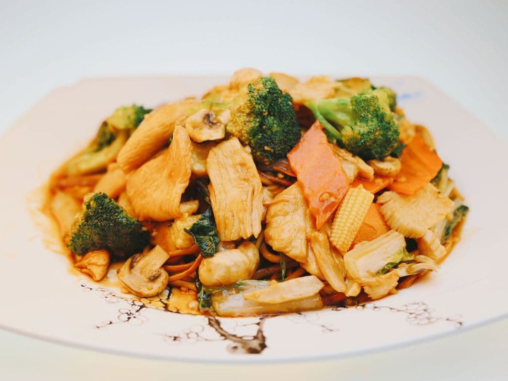 101.Chicken Lo-Mein