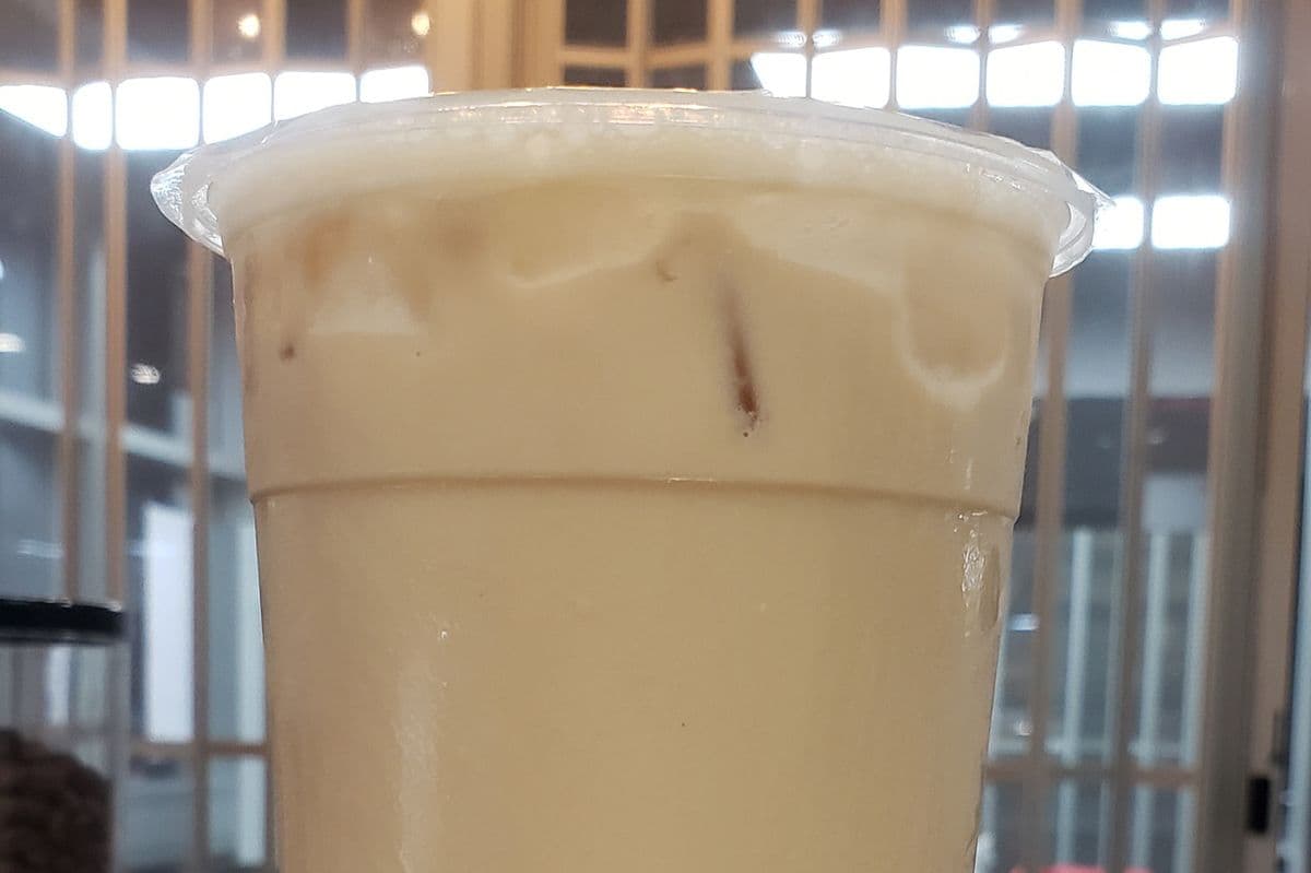 Vanilla Milk Tea (23 oz)