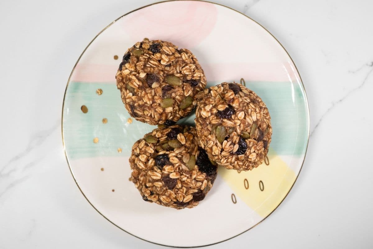 Notre "signature" biscuit petit-déjeuner végétalien et sans gluten/Our signature vegan and gluten free breakfast cookie