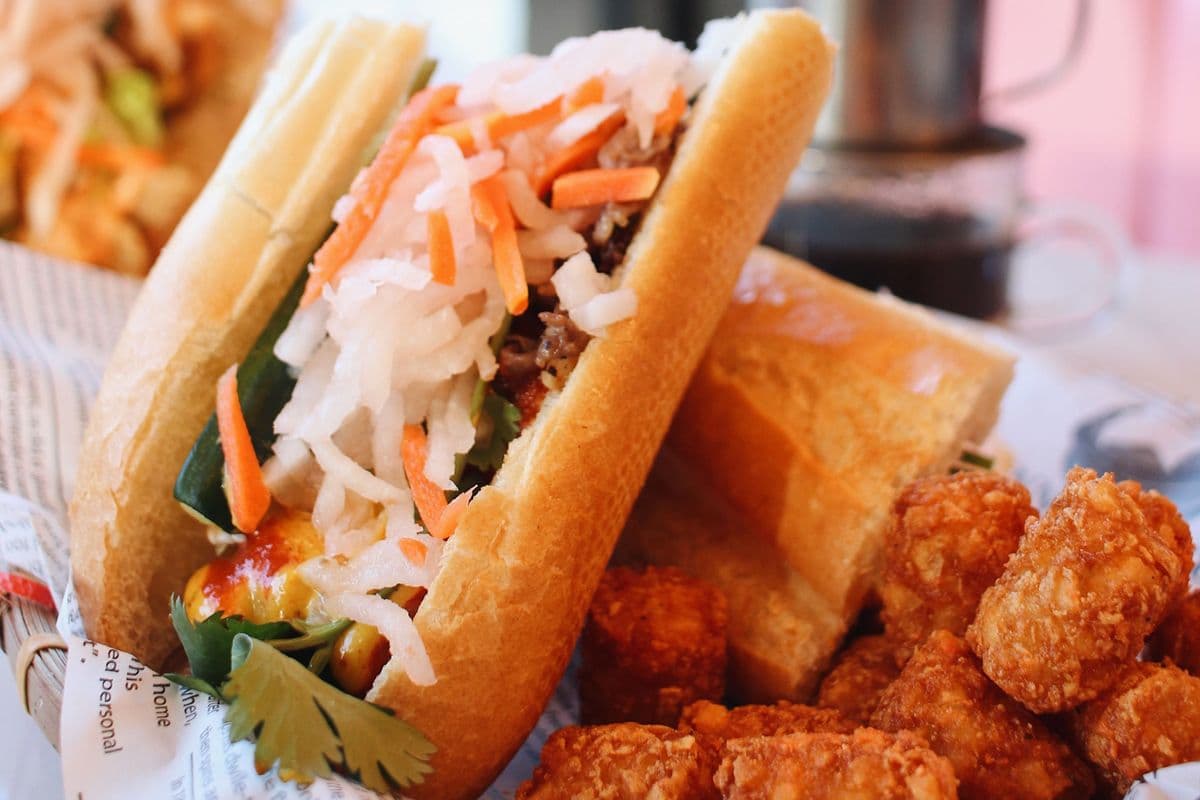 SPECIAL Bánh Mì Bò Xào Tỏi / Sautéed Beef Bánh Mì