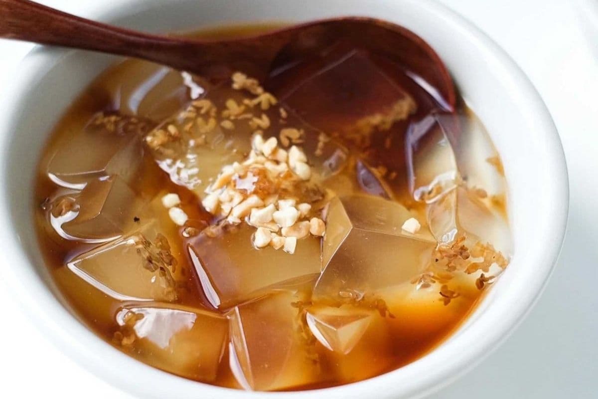 F6. Brown Sugar Ice Jelly with Osmanthus Sause(桂花冰粉)