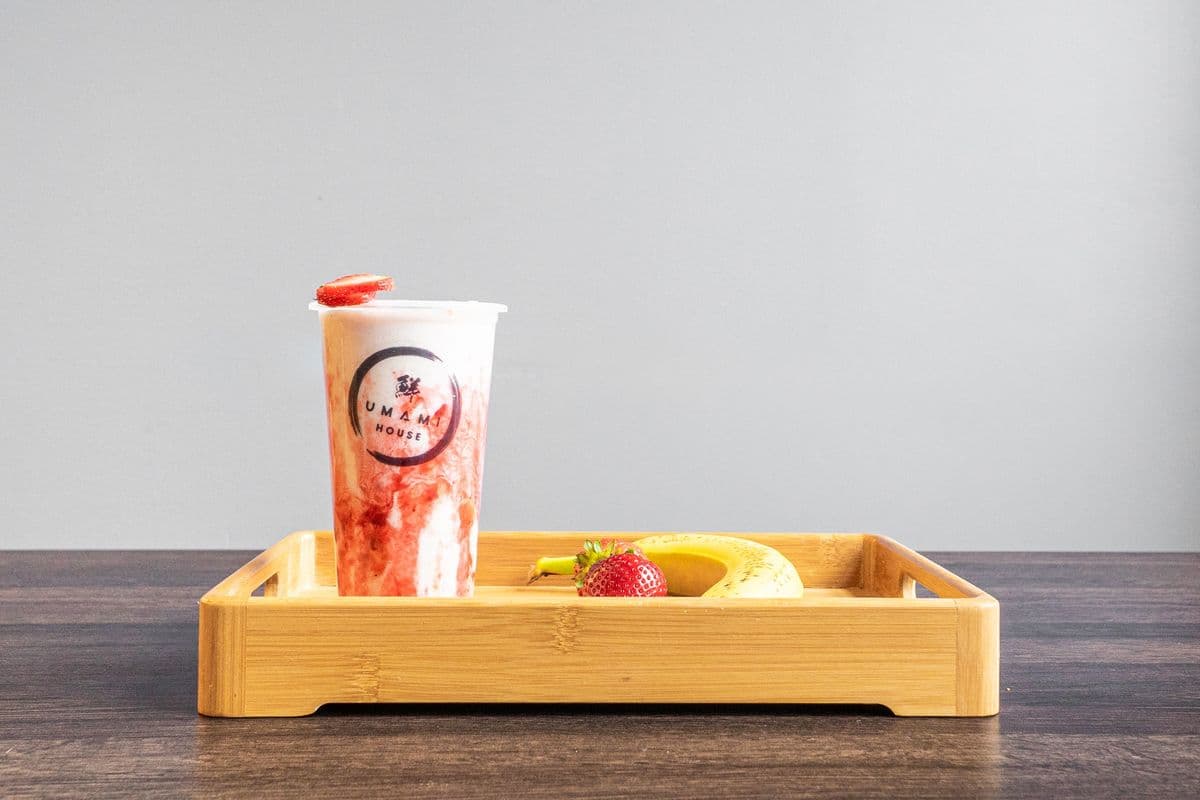 UDC4 Banana Strawberry Milkshake