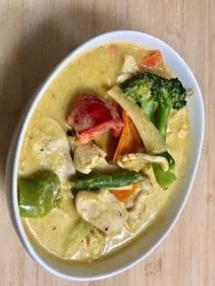 T12. Thai Golden Curry Served with Rice