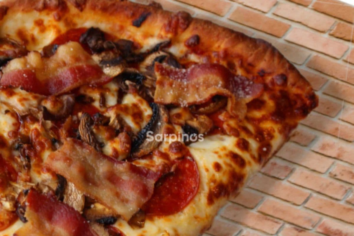 12" Real Canadian Classic Pizza (Medium (12"))