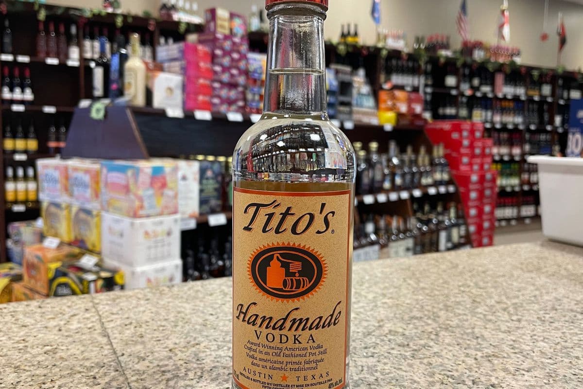Tito’s hand made vodka 375 mL (1 x 375 mL)