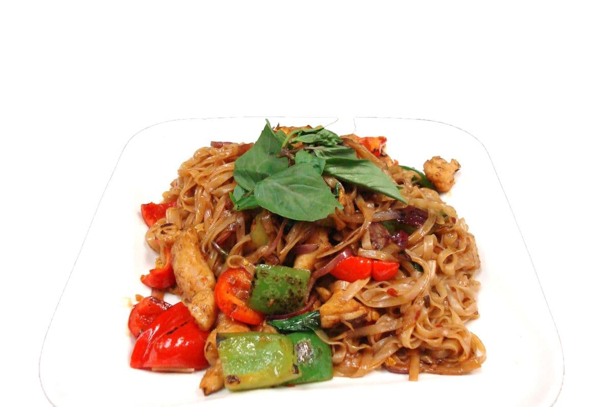 243.Spicy Thai Noodle with Chicken 泰式香辣雞片炒河