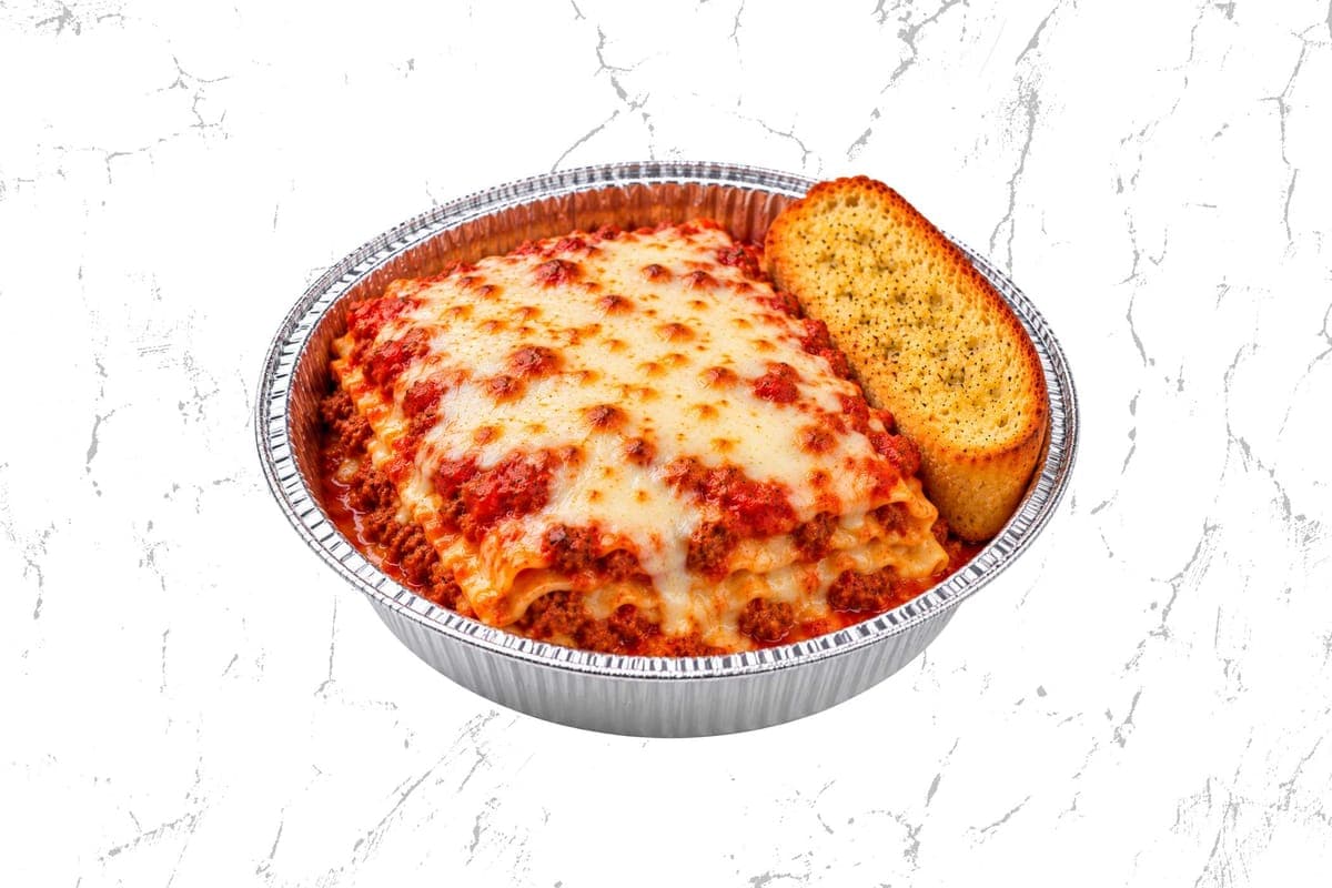 Lasagna / Garlic Bread