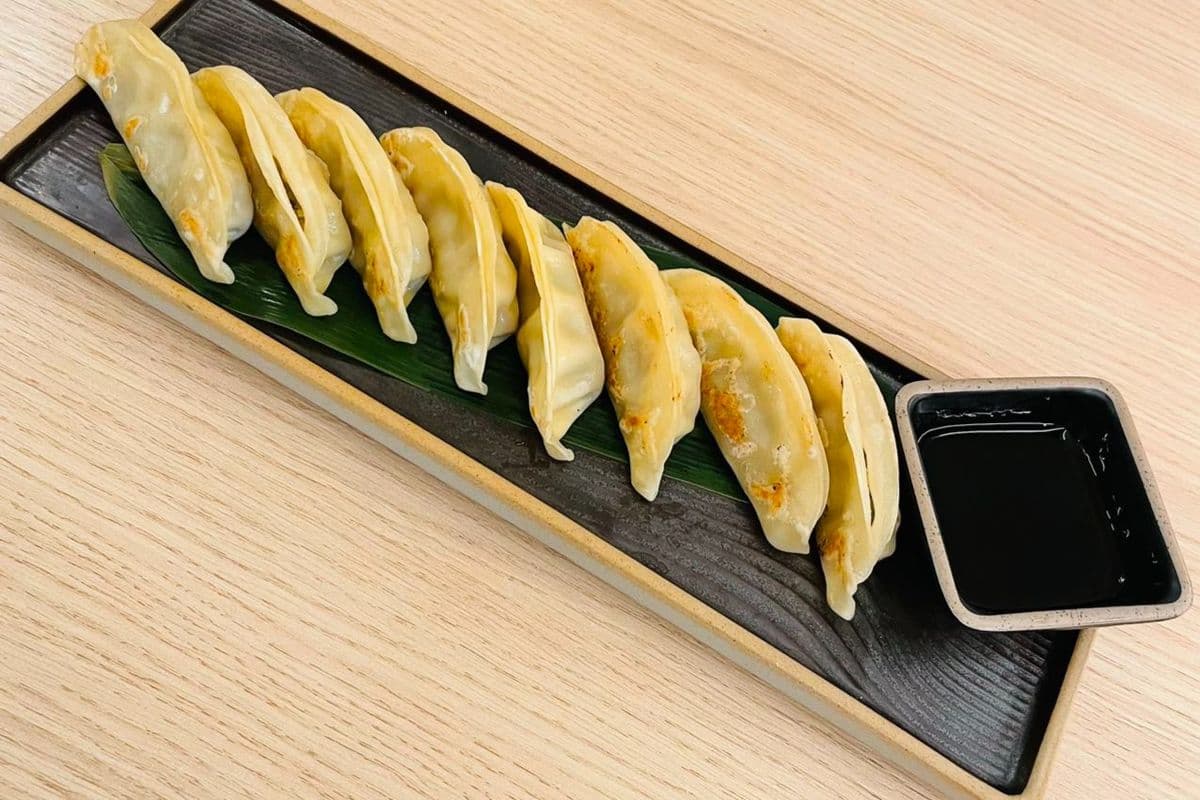 Pan-fried Dumplings (8 pcs)