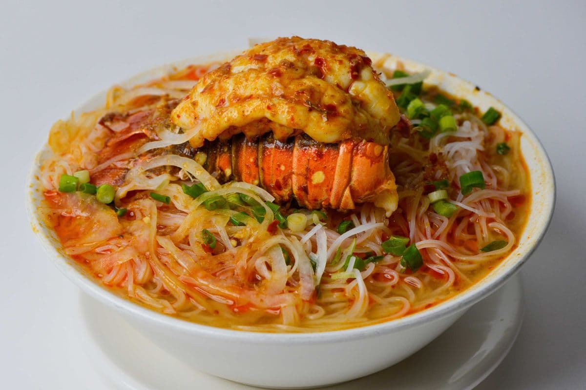 12. Sate Lobster Vermicelli Noodle Soup - Pho Sate Tom Hum