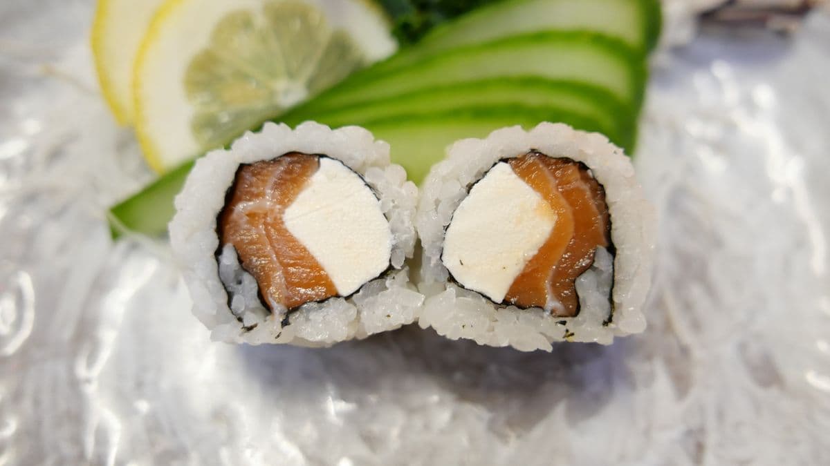 Salmon & Avocado Roll