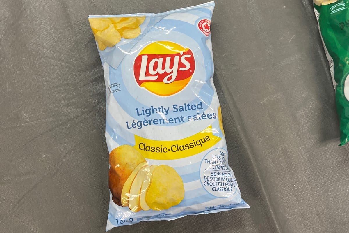 Lays Lightly Salted (165 gms)