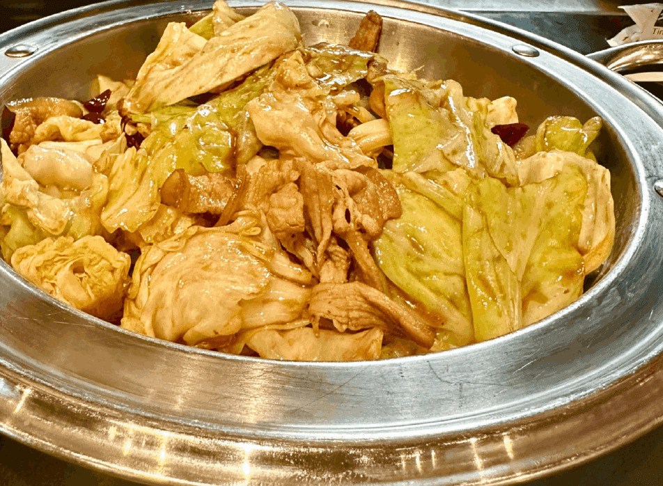E1 🌶Stir-Fried Shredded Cabbage with Pork / E1 🌶手撕包菜(猪肉)
