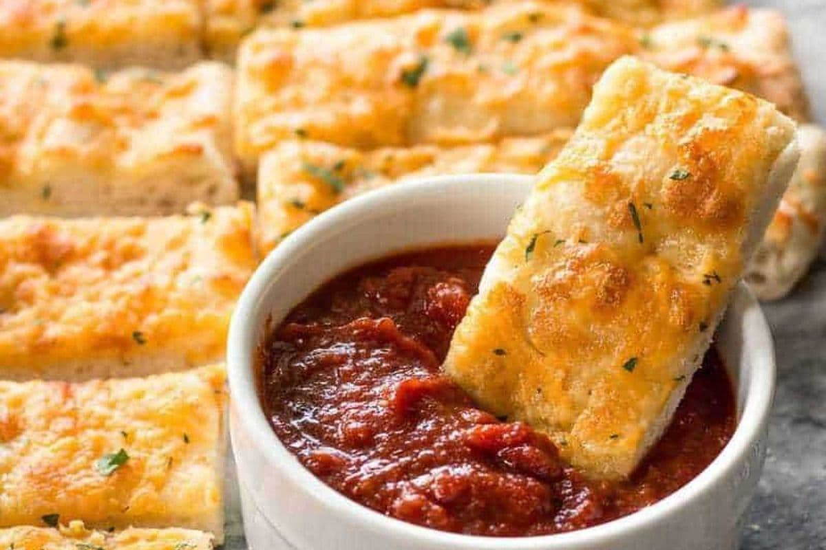 ⭐️New Cheesy Garlic Sticks(10")⭐️