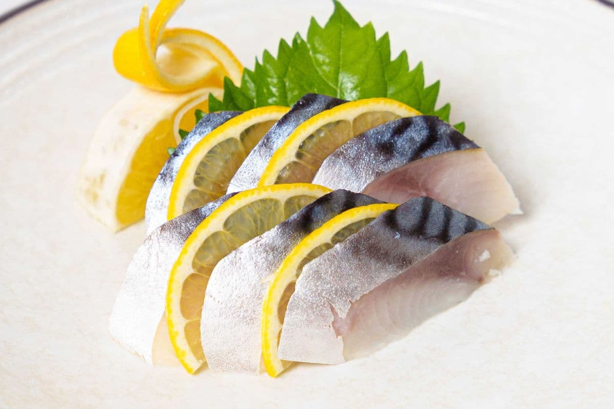 Mackerel (Saba) Sashimi (6 pcs)