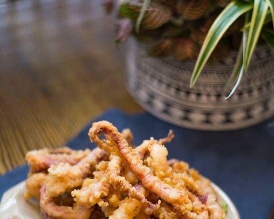 Deep-Fried Squid Tentacles (香炸鱿鱼须)