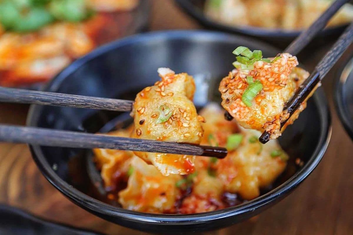 A2. Spicy Wonton in Chilli Oil