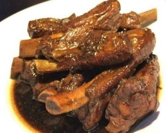 Ribs Garlic Sauce (Sweet) Côtes Levées Sauce a l'Ail (Sucrée)