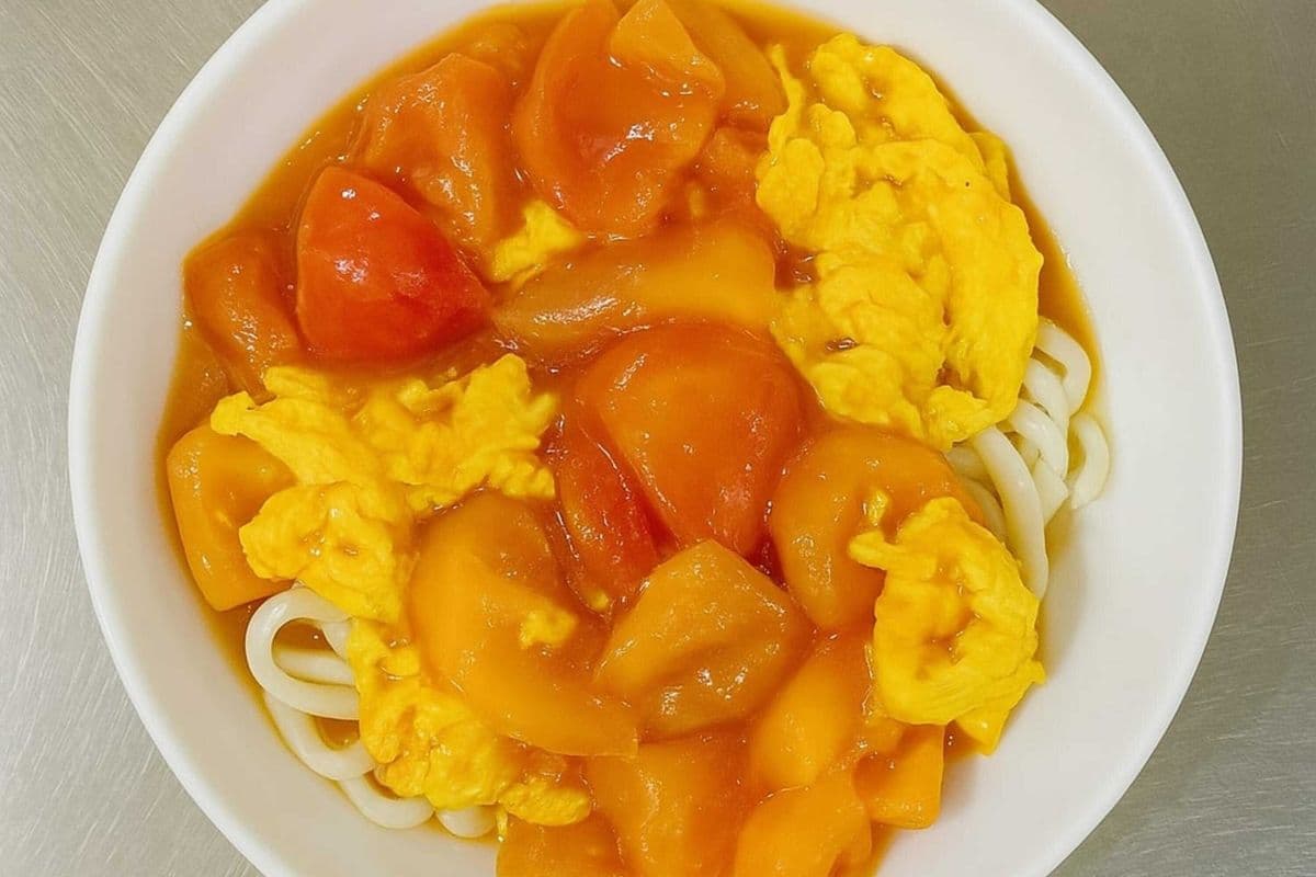 N8. Tangy Tomato and Egg Noodles - 西紅柿雞蛋麵