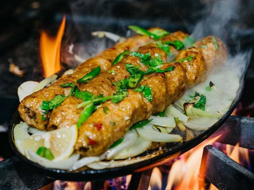 BBQ Combo (12 chicken/beef kabab, 6 Naan, onion salad, chutney)