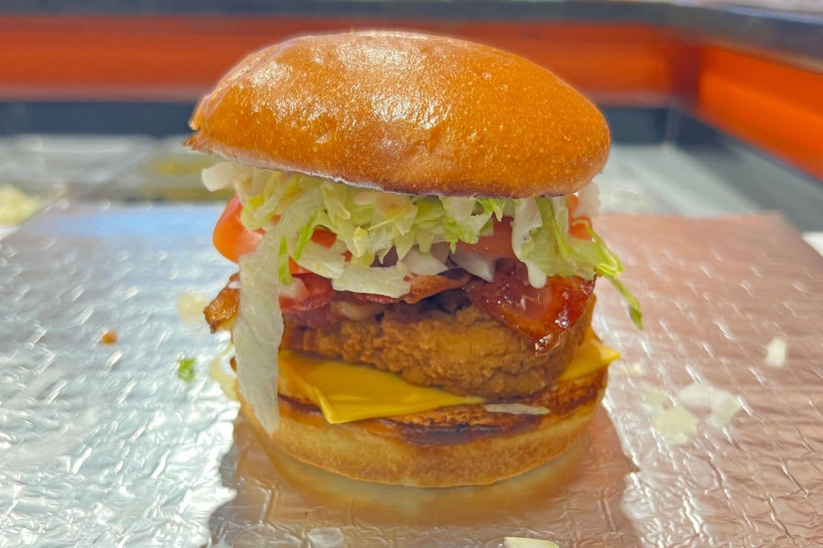 Crunchy Chicken Sandwich (1 pc)