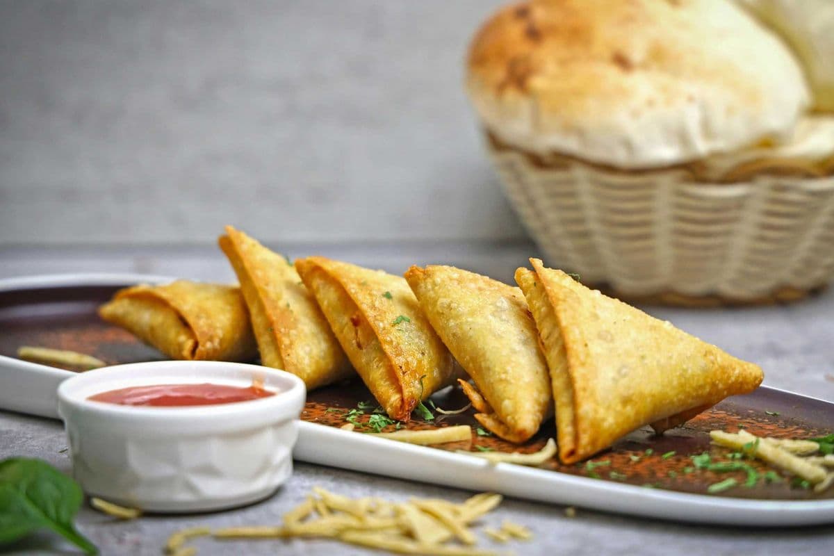 Hot & Crispy Samosa (5)