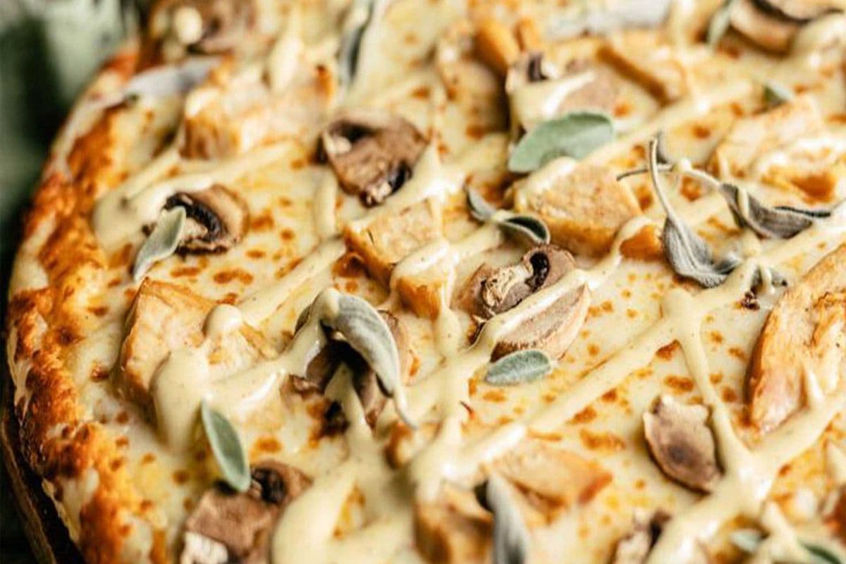 15. 10" Small Chicken Mushroom Pizza