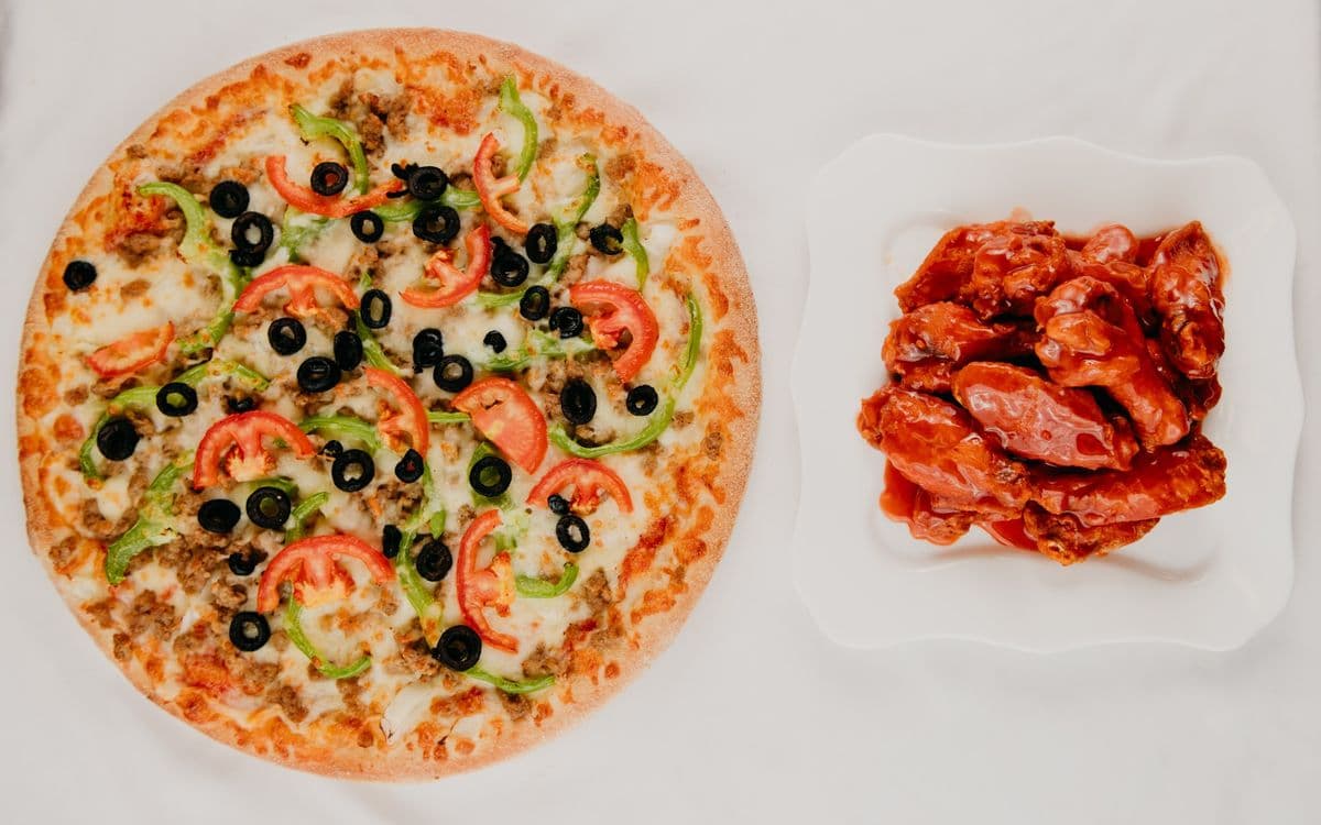 Pizza and Wings Combo (12'' + 10 - WINGS)