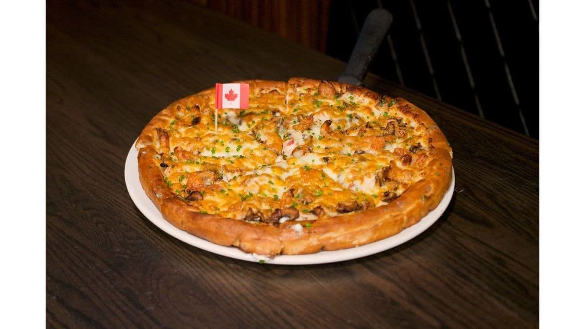 12" Grilled Chicken Alfredo Pizza