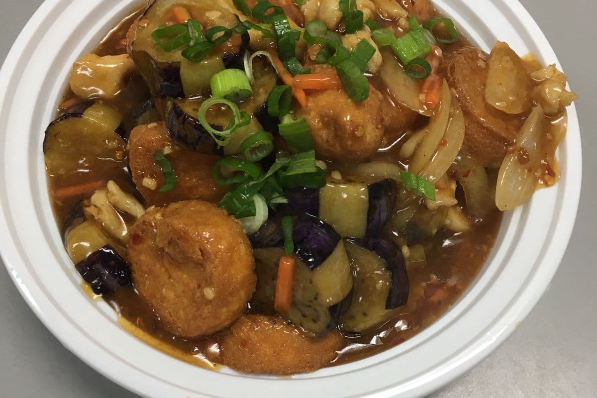 Eggplant with Egg Tofu and Shredded Pork in Chili Sour Sauce鱼香茄子玉子豆腐煲