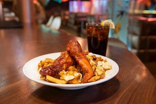 Poutine au poulet frit / Fried chicken poutine