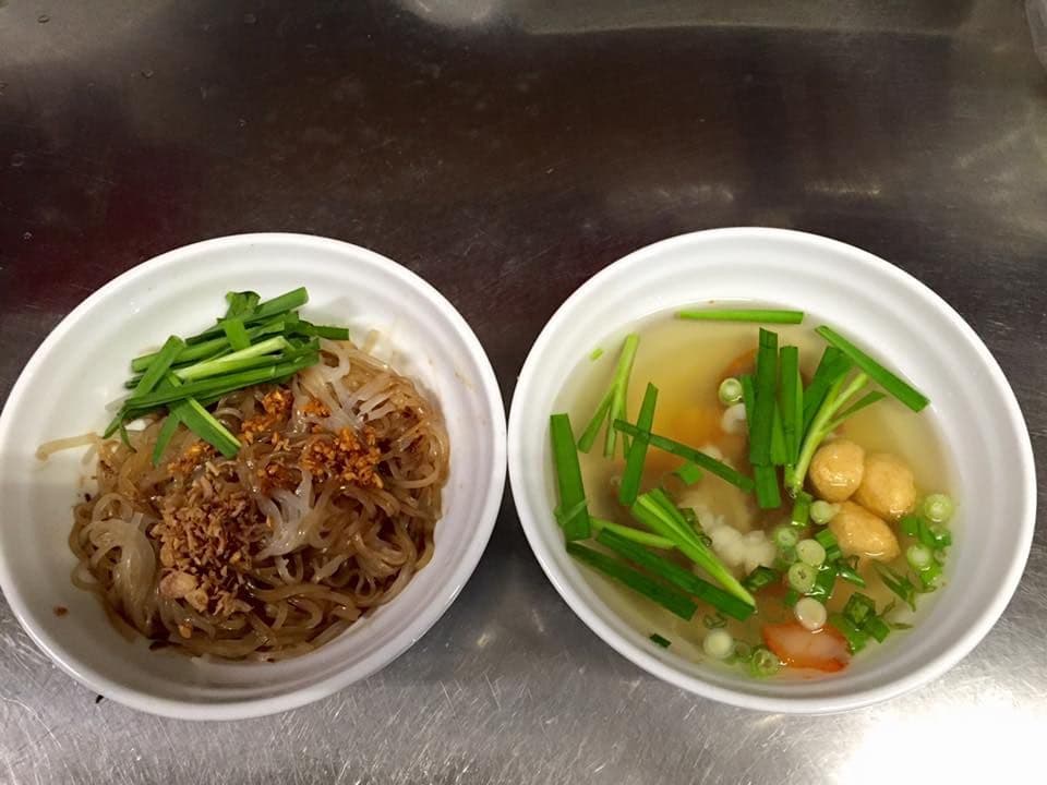 405. Mytho's Special Style of Seafood with Rice Stick Noodle