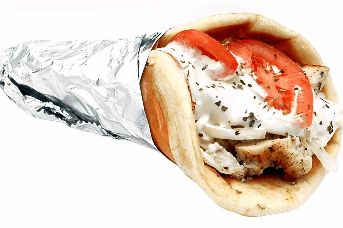 Soulvaki au poulet sur pita / Chicken Souvlaki On Pita
