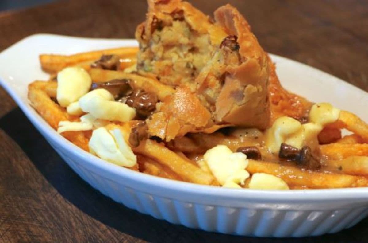 $15 Lunch Deal - High End Melt-in-Mouth Mouthwatering Samosa Poutine