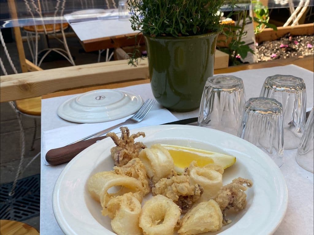 CALMARS FRITS ENTREE / Fried Squid Appetizer