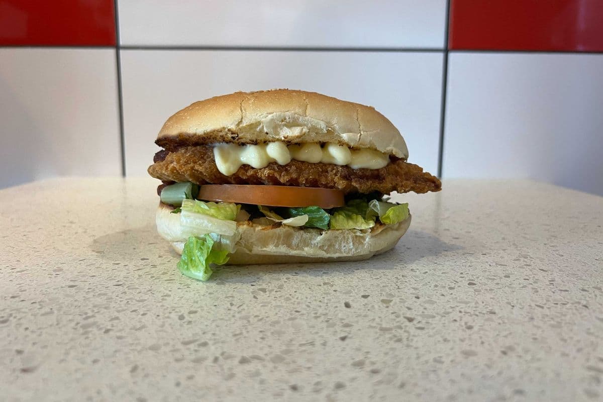 Deluxe Crispy Chicken Burger