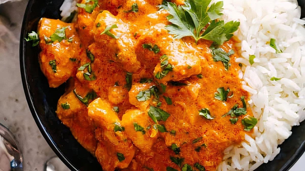 12-8-2 Butter Chicken Curry Bowl /Pappad/ Pop Combo
