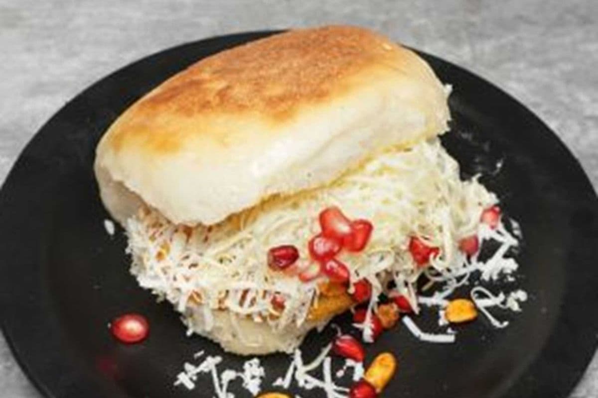 Amul Cheese Dabeli - 1pc