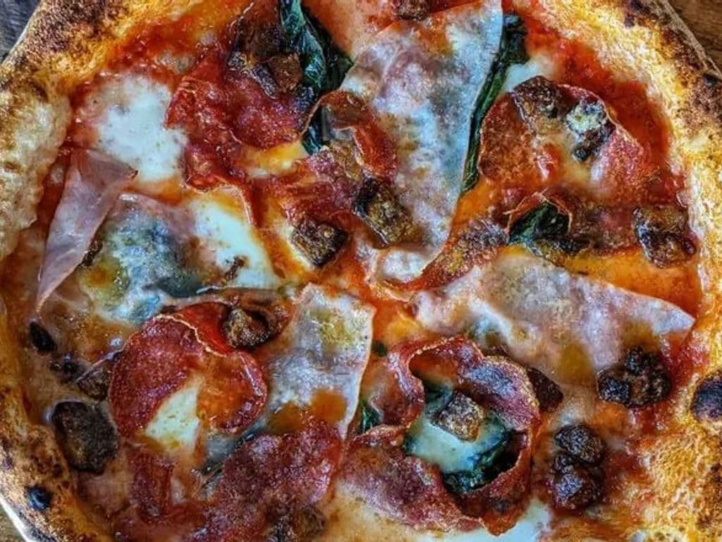 Carnivora Red Pizza