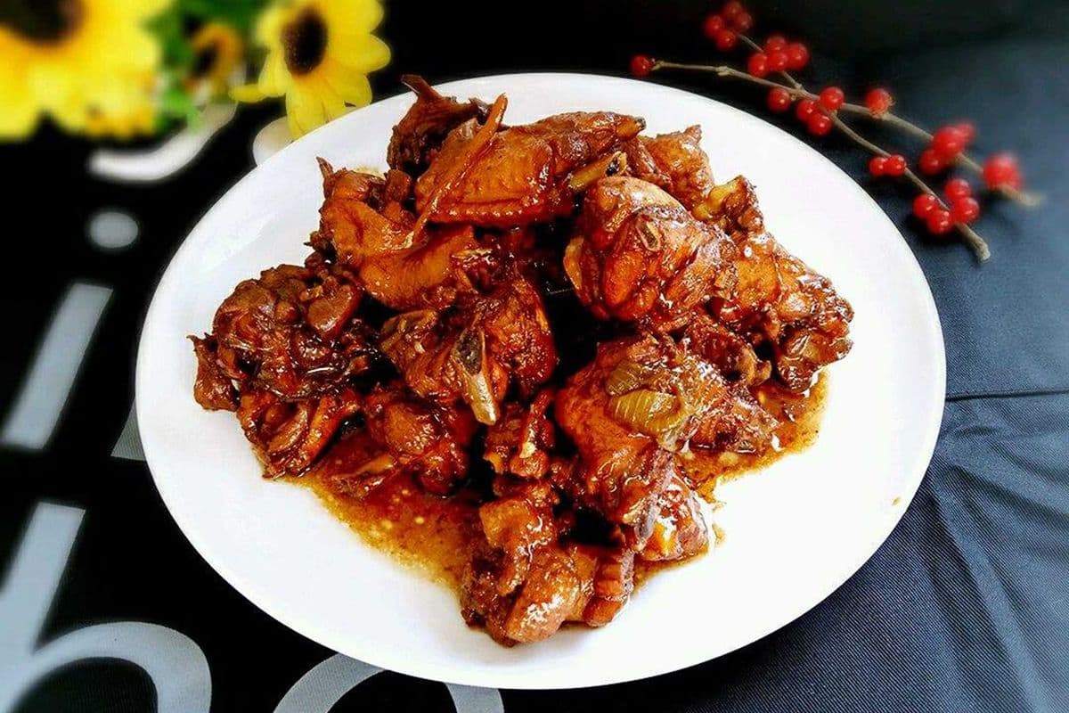 3. Stir Fried Chicken in Chili Sauce (小炒酱香鸡)