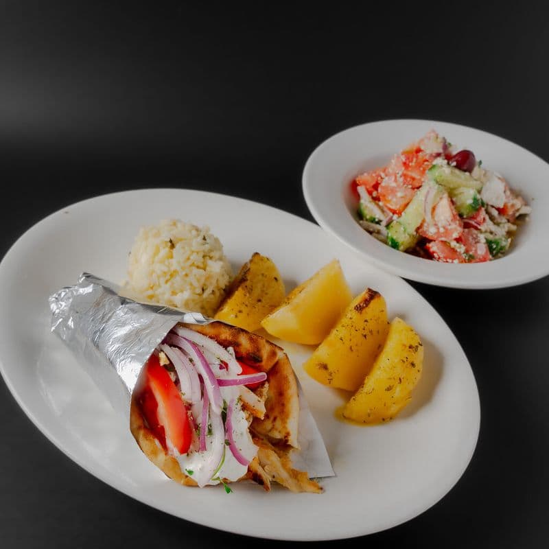 Chicken Gyro Pita Plate / Plats gyro Pita au poulet