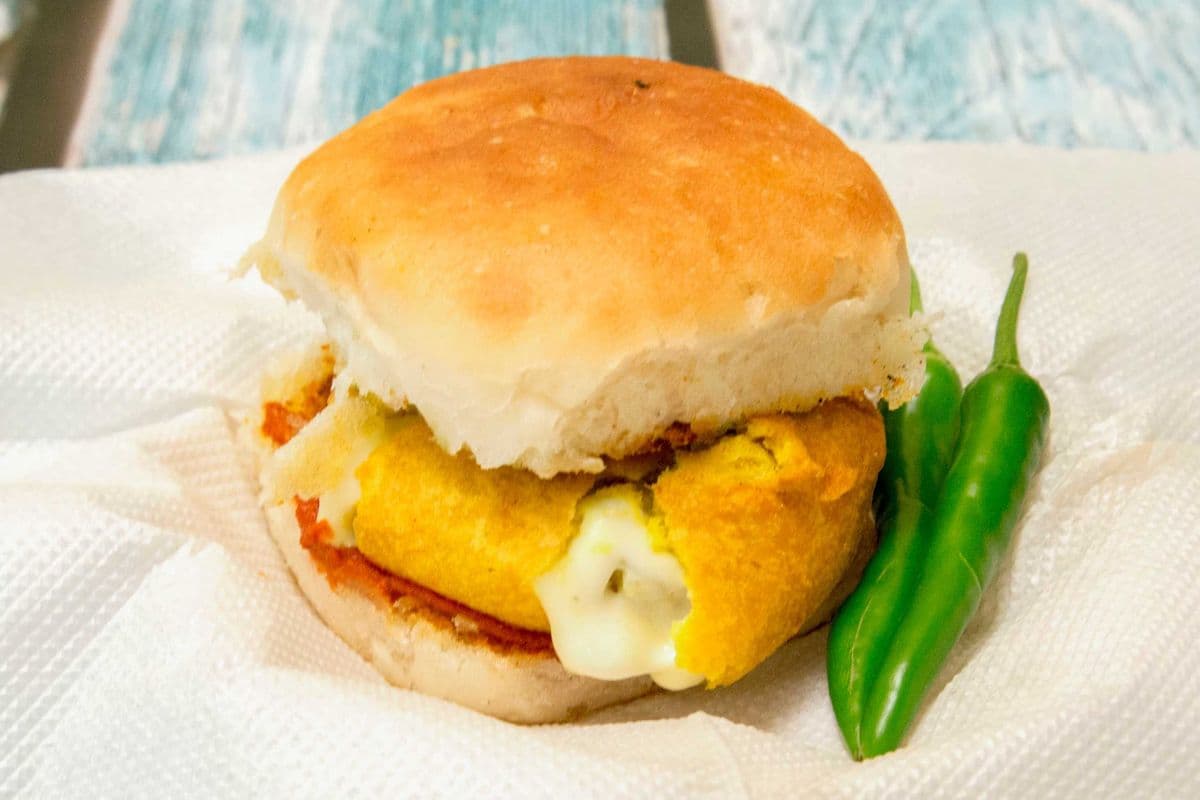 Cheese Blast Vadapav