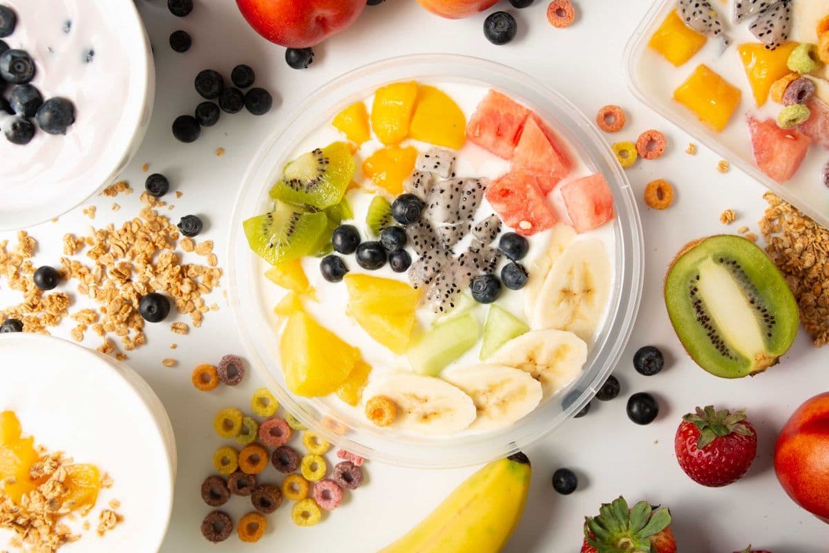 Make My Mix (create your own yogurt mix) 自选酸奶水果捞