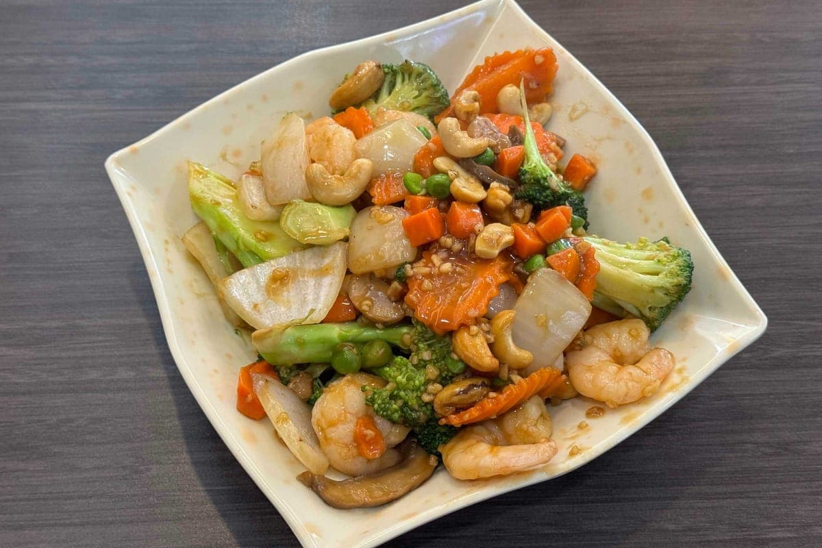 Shrimp or Fish with Cashew Nuts