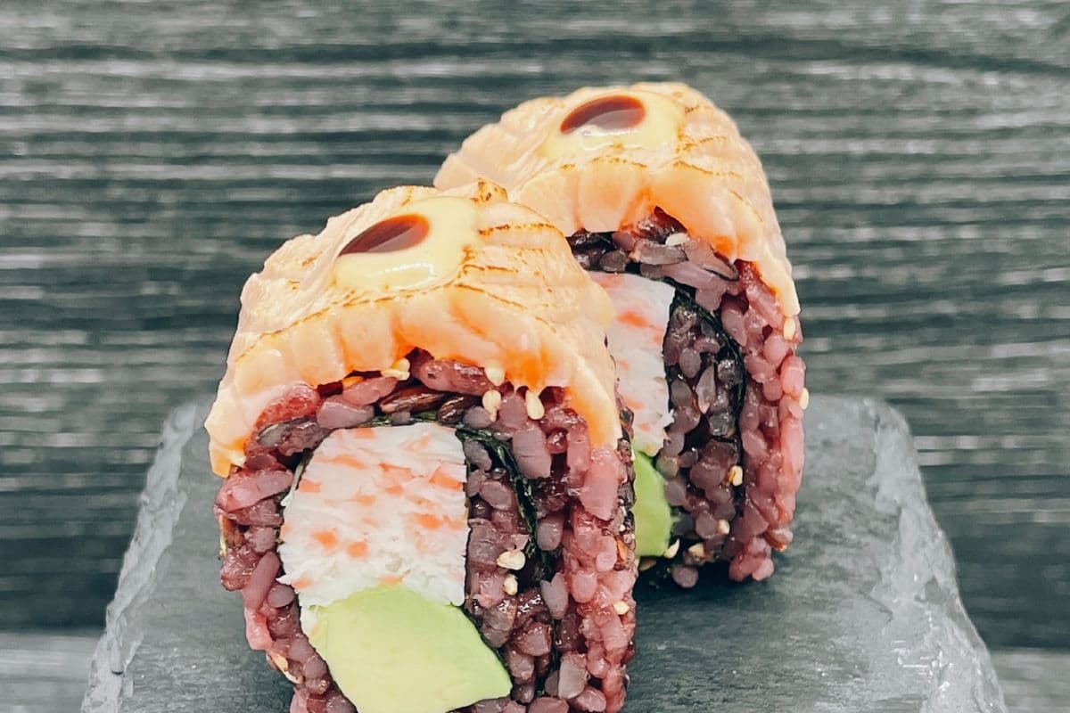 R10. Torched Golden House Roll (8 pcs)